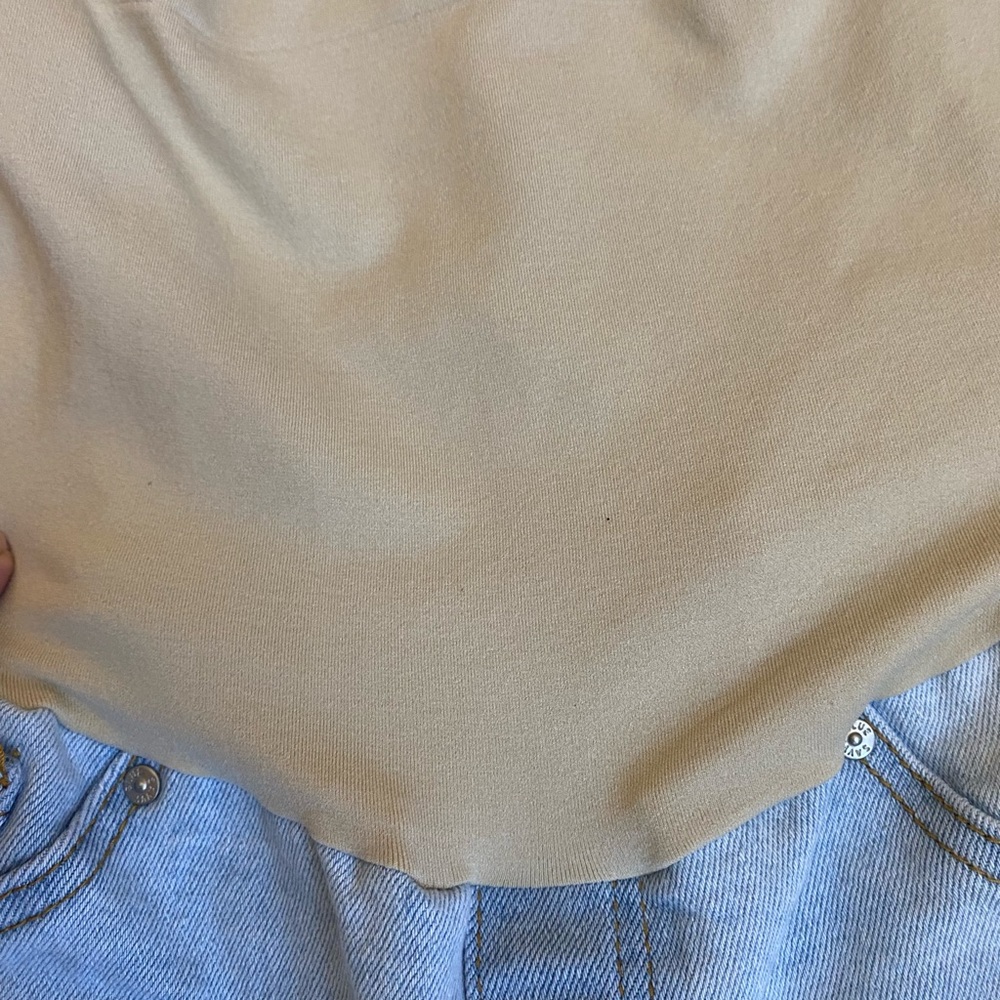 Maternity Outfit - Blue Savvy Size L Maternity Slightly Frayed Jeans - Picture 6 of 9